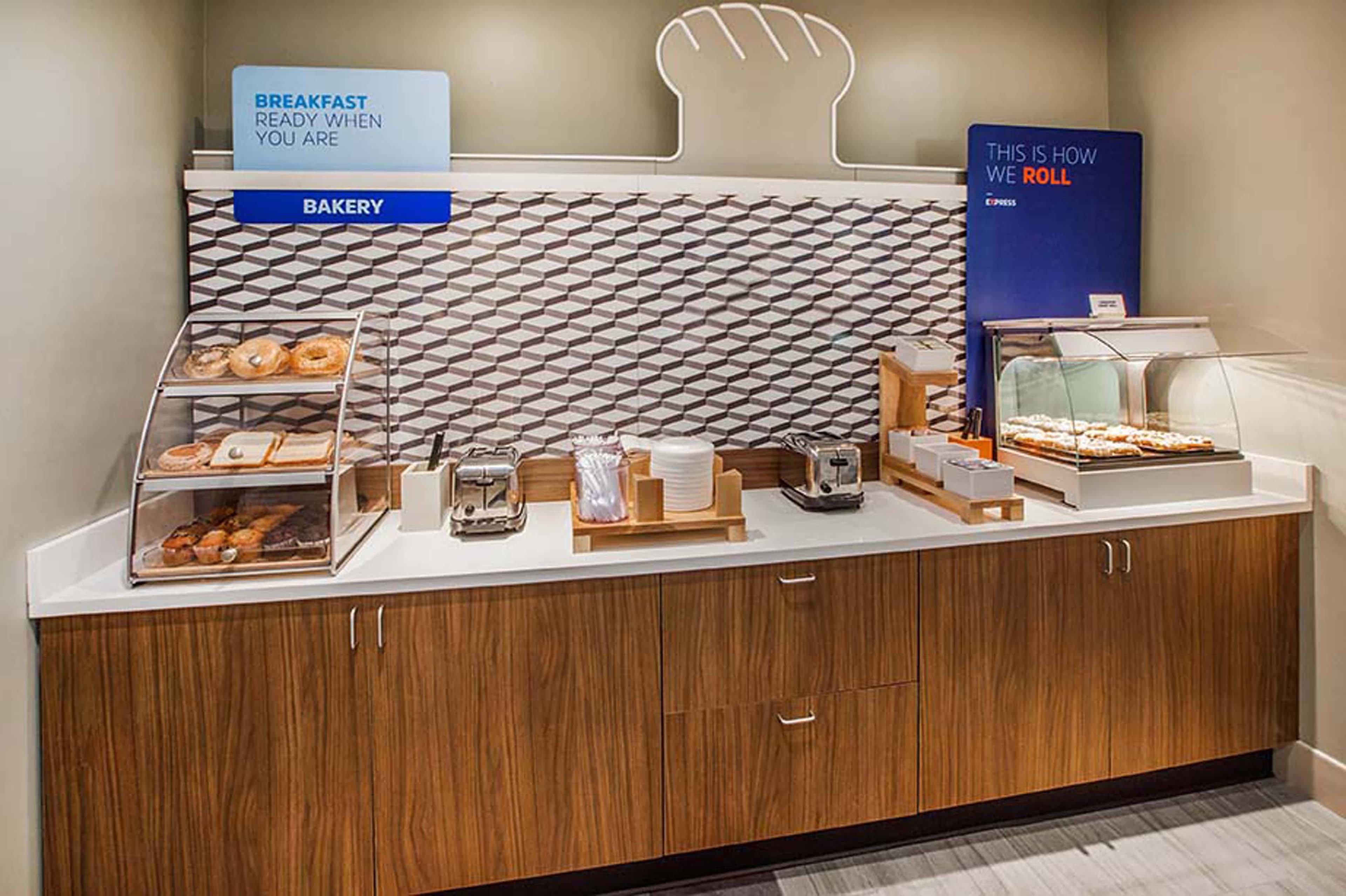 Holiday Inn Express Windsor Sonoma Wine Country By Ihg Esterno foto