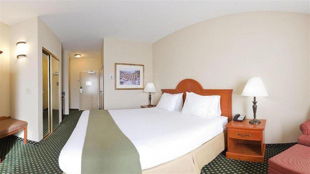 Holiday Inn Express Windsor Sonoma Wine Country, An Ihg Hotel Esterno foto